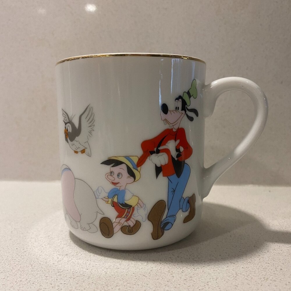 Vintage Walt Disney Productions mug/cup-Mickey,Dumbo,etc-Disneyland,Disney World